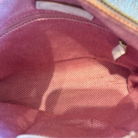 Dooney & Bourke | Pebble Leather | Cream Colored |Crossbody Bag - Picture 11 of 13